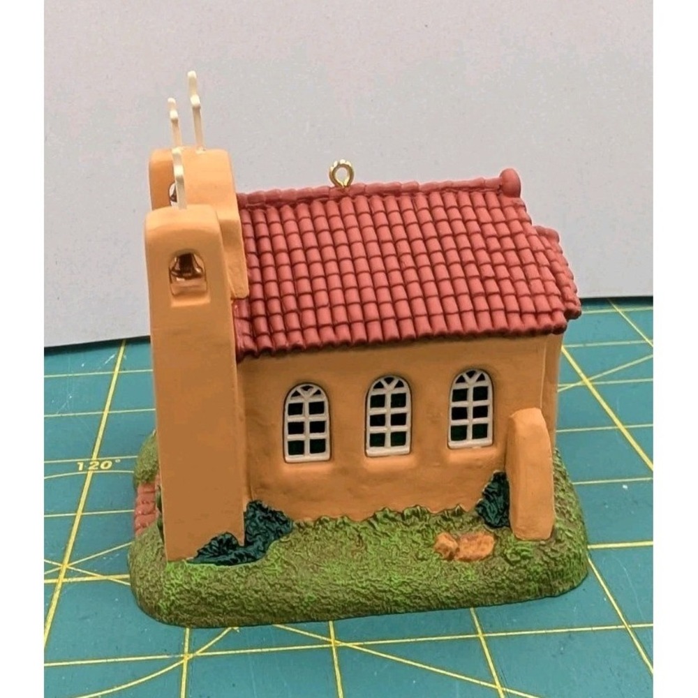 Adobe Church 3.5" Hallmark Keepsake Collection Candle Services Christmas 2000 - Picture 7 of 12